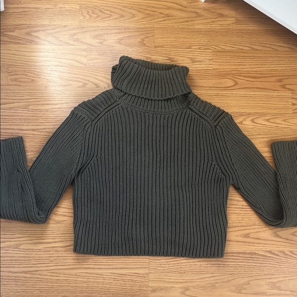 La Hearts Forest Green Ribbed Turtleneck Sweater - Picture 6 of 6